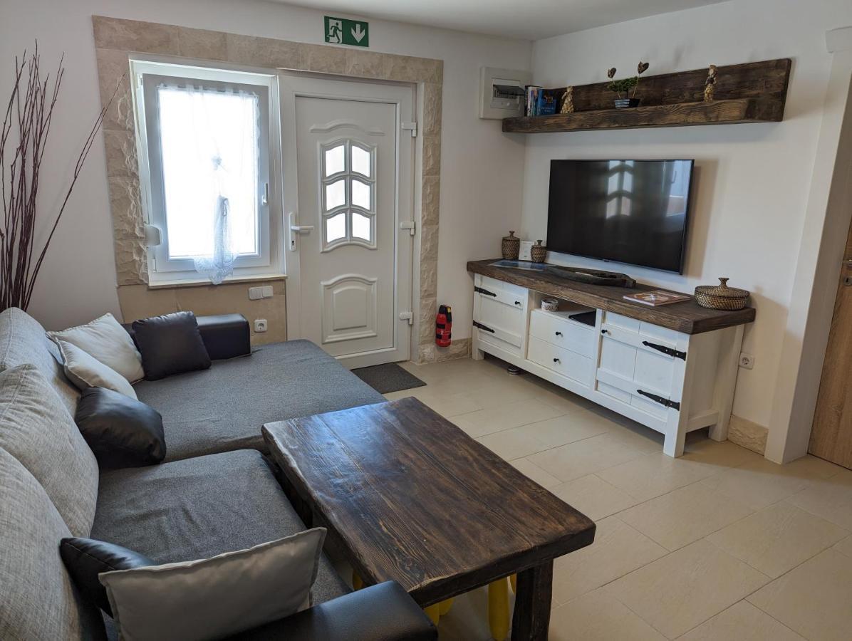 Apartment Lipa Вир Екстер'єр фото